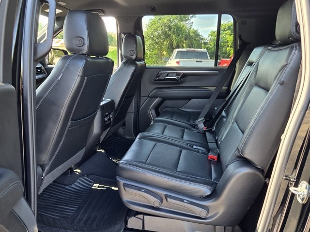 2026 Chevrolet Suburban W/ Leather LS