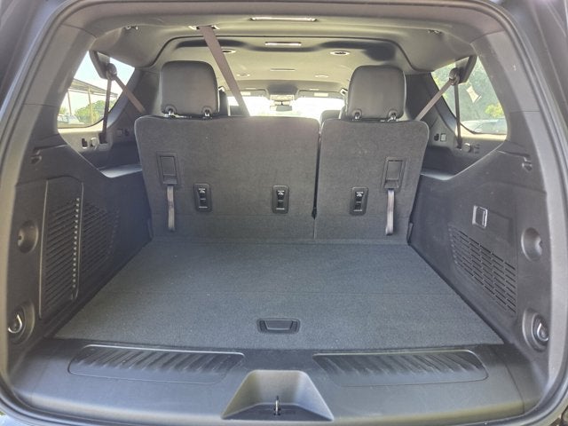 2026 Chevrolet Suburban W/ Leather LS
