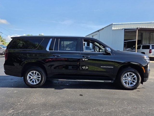2026 Chevrolet Suburban W/ Leather LS