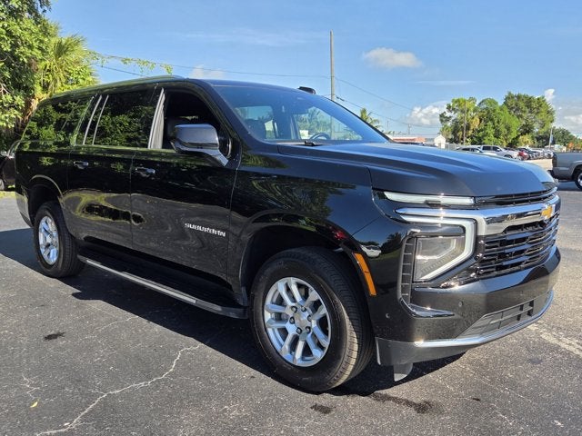 2026 Chevrolet Suburban W/ Leather LS