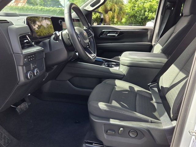 2025 Chevrolet Suburban LS