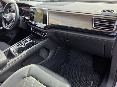 2025 Volkswagen Atlas 2.0T SEL Premium R-Line