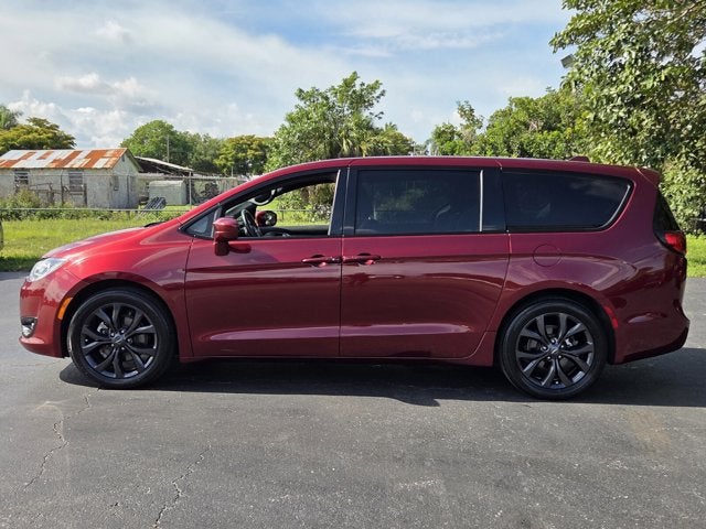 Used 2019 Chrysler Pacifica Touring Plus with VIN 2C4RC1FG5KR593520 for sale in Belle Glade, FL