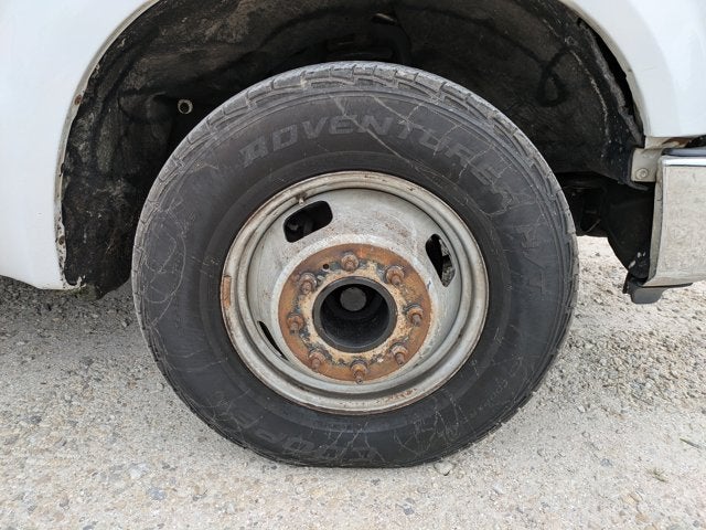 2009 Ford Super Duty F-350 DRW XL