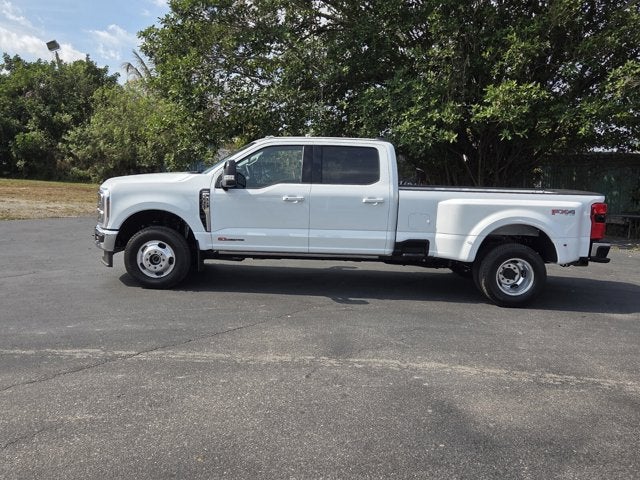 2026 Ford Super Duty F-350 DRW TDSL CREW CAB 6.7L LARIAT