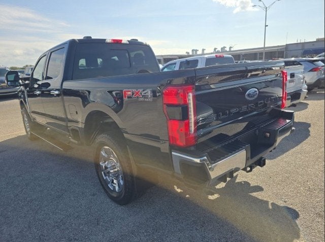 2023 Ford Super Duty F-350 SRW LARIAT