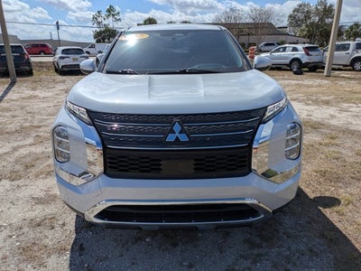 2022 Mitsubishi Outlander ES