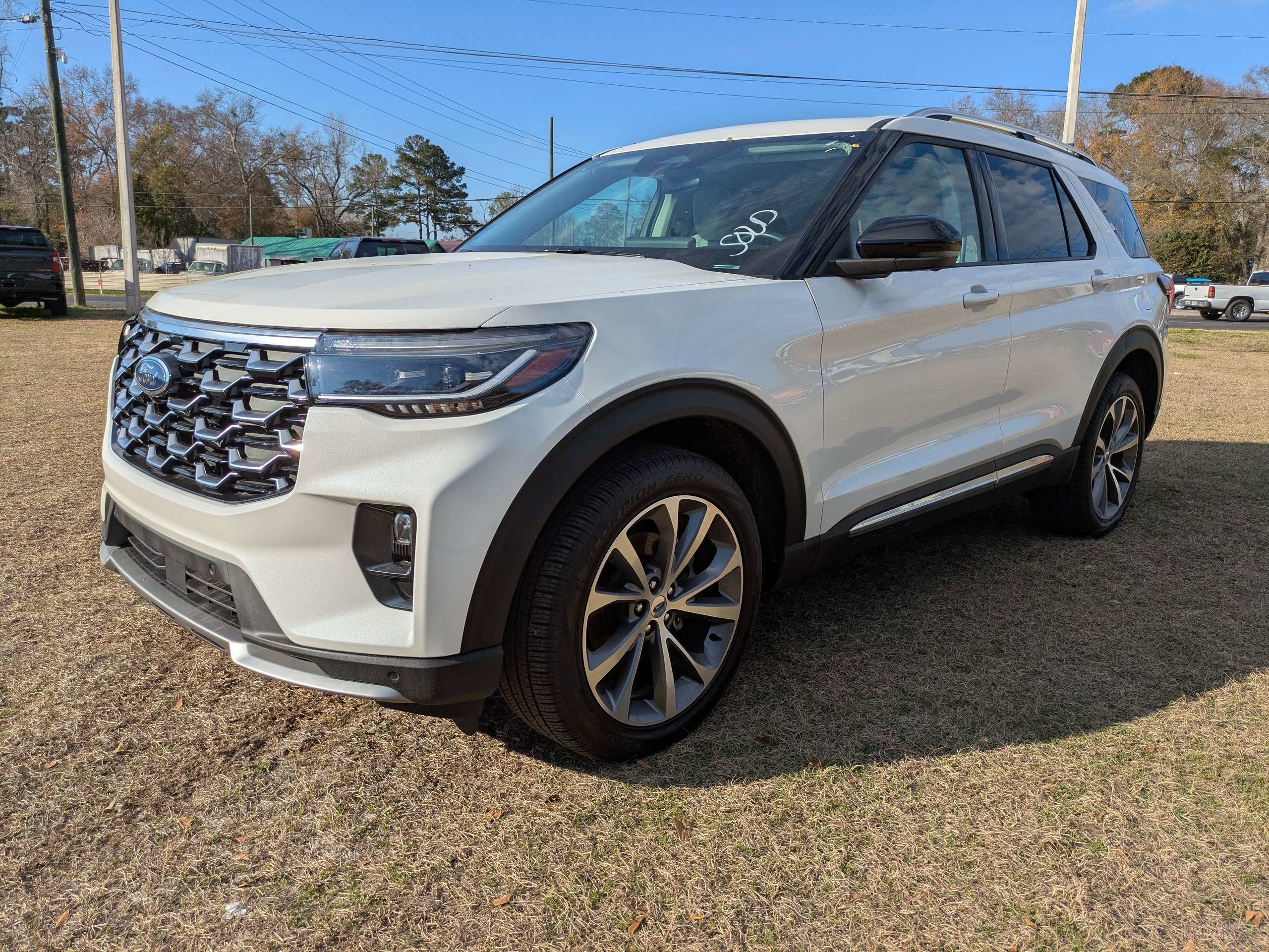 2025 Ford Explorer Platinum