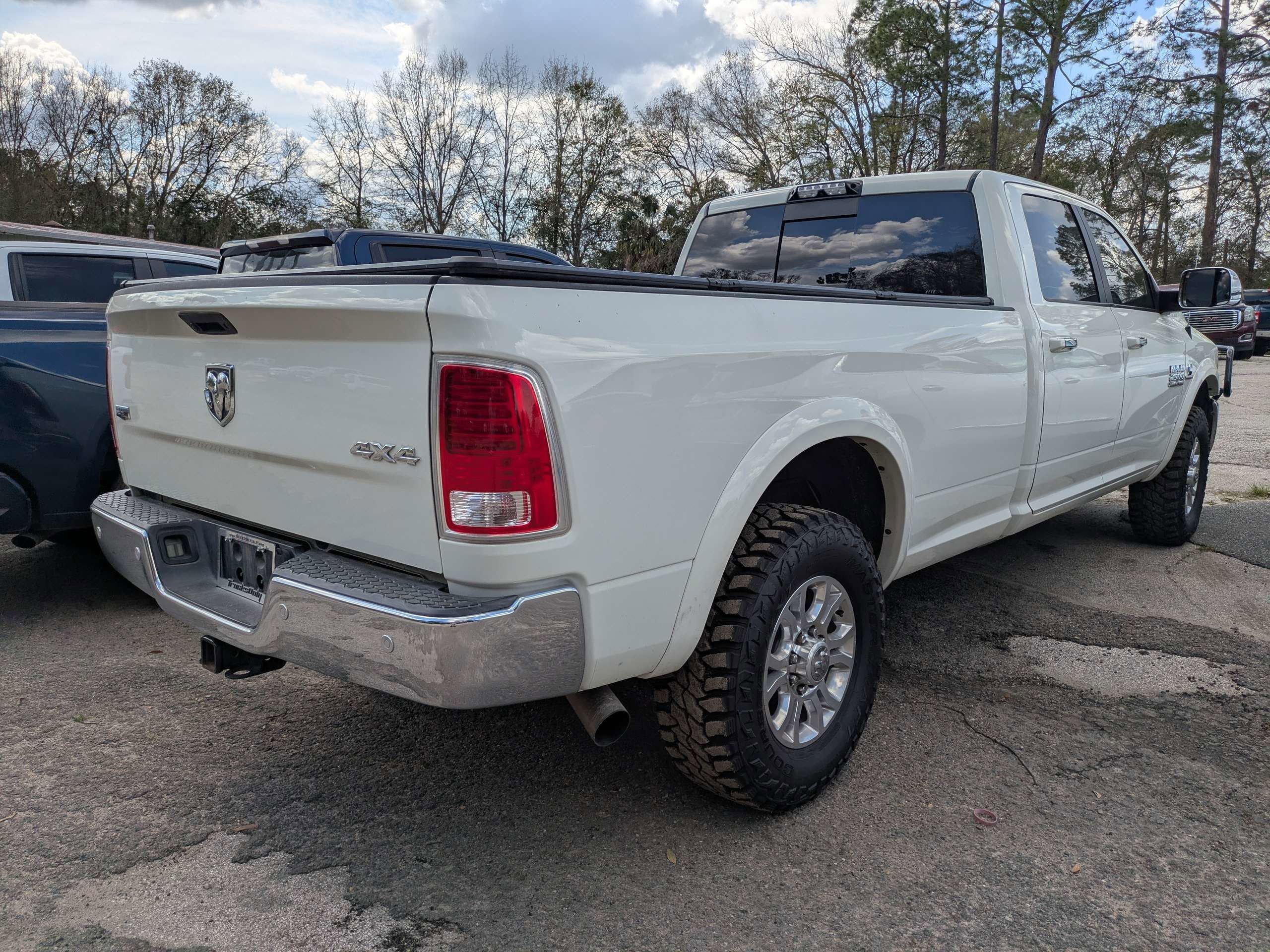 2017 RAM 2500 Laramie Crew Cab 4x4 8' Box
