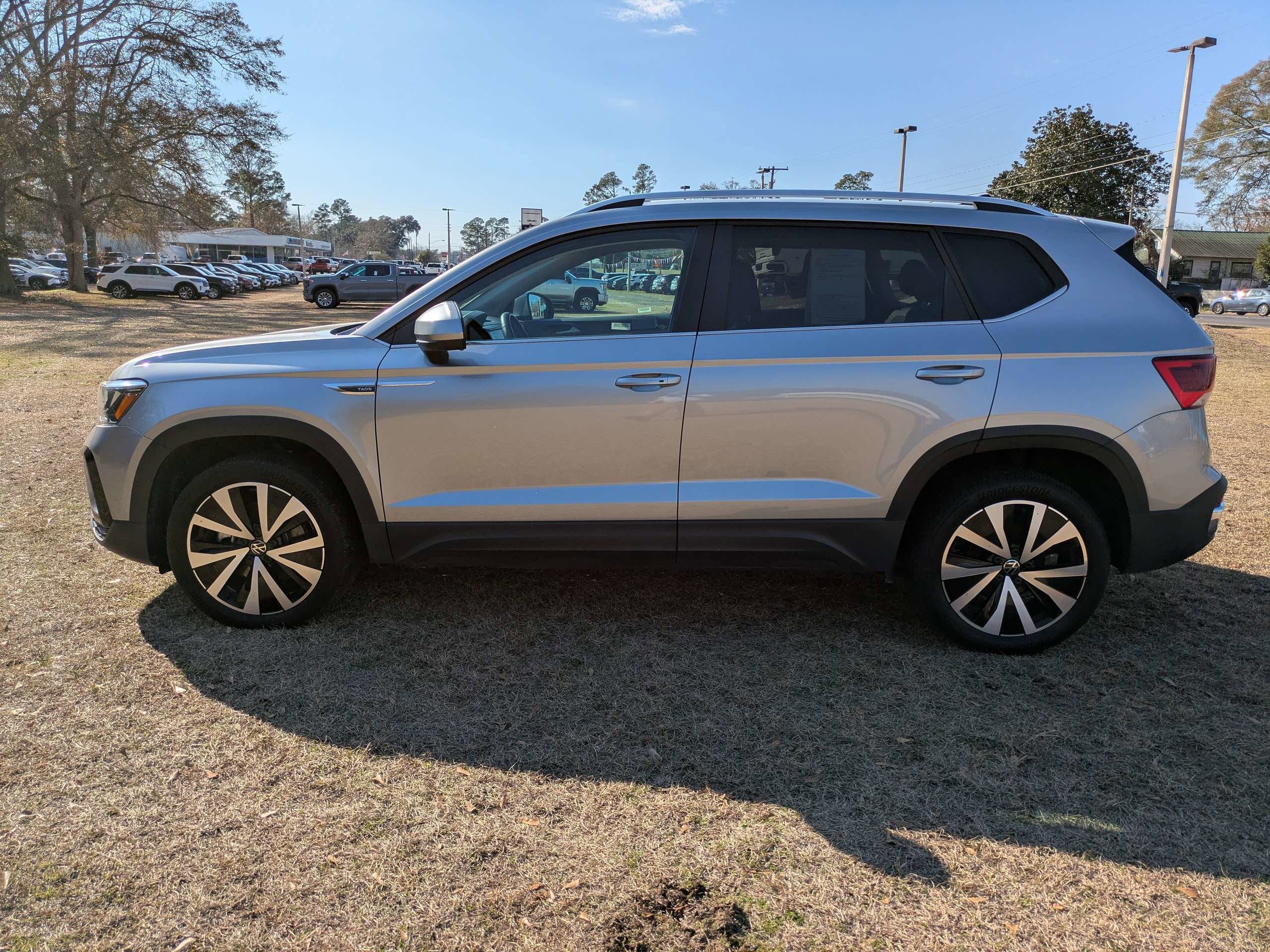 2024 Volkswagen Taos SE