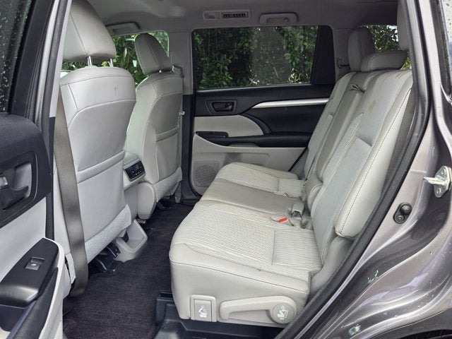 2015 Toyota Highlander LE