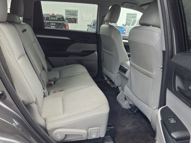 2015 Toyota Highlander LE