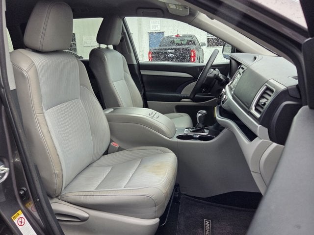 2015 Toyota Highlander LE