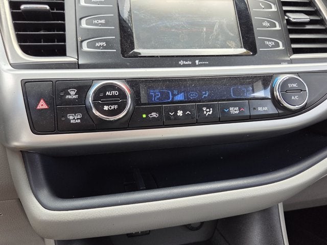 2015 Toyota Highlander LE