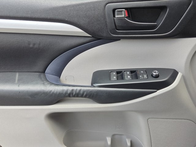 2015 Toyota Highlander LE