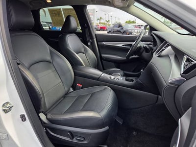 2023 INFINITI QX50 LUXE