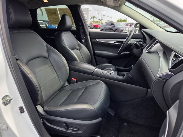 2023 INFINITI QX50 LUXE