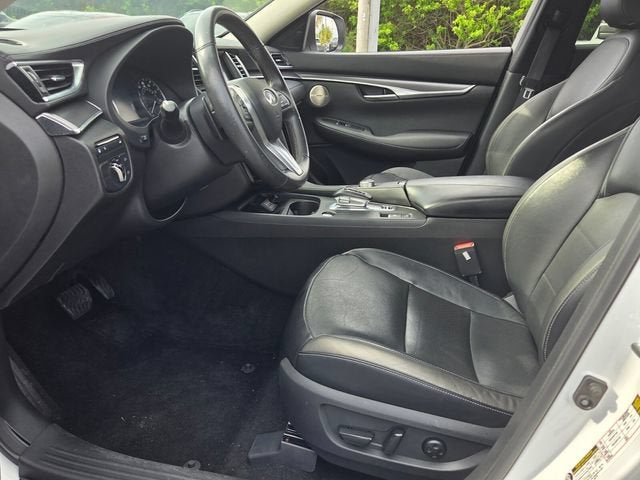 2023 INFINITI QX50 LUXE