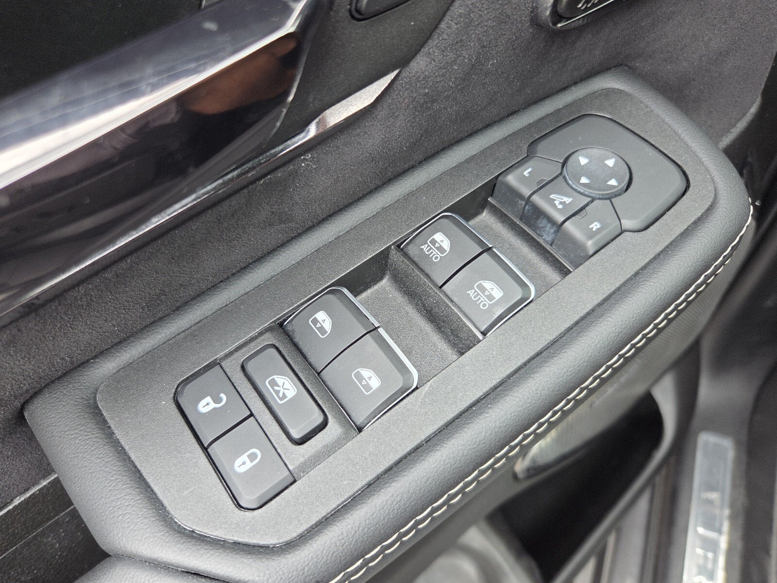 2025 RAM 1500 RHO