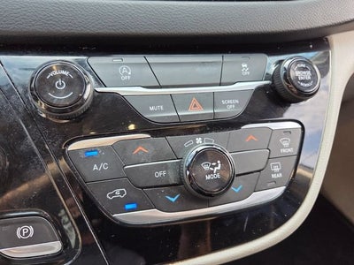 2020 Chrysler Voyager LX