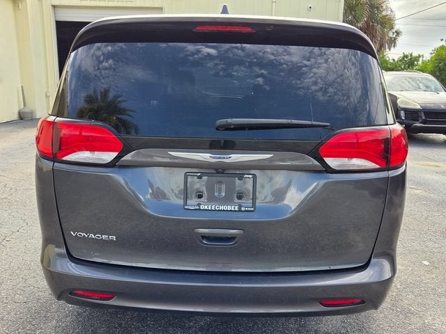 2020 Chrysler Voyager LX