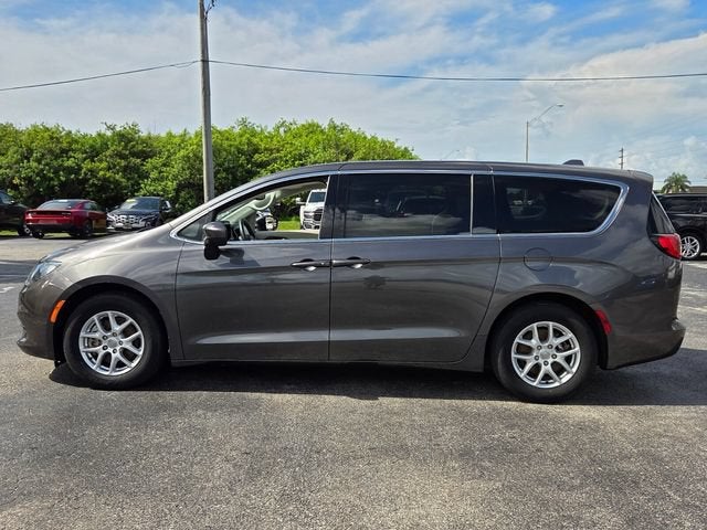 2017 Chrysler Pacifica Touring