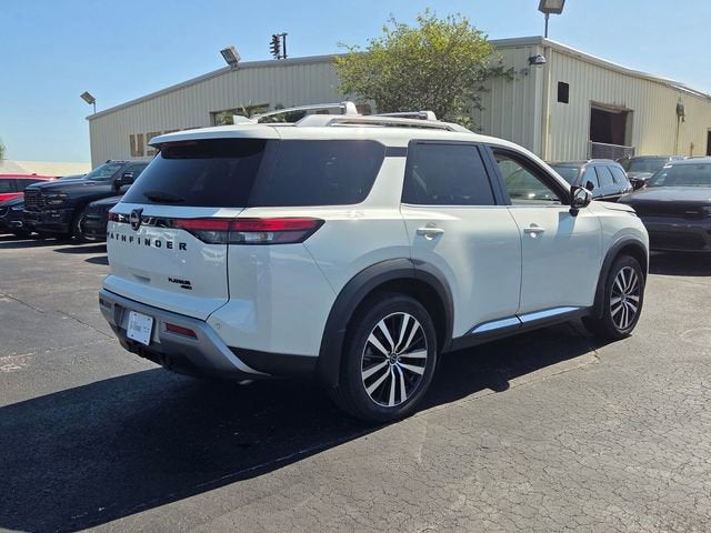 2023 Nissan Pathfinder Platinum