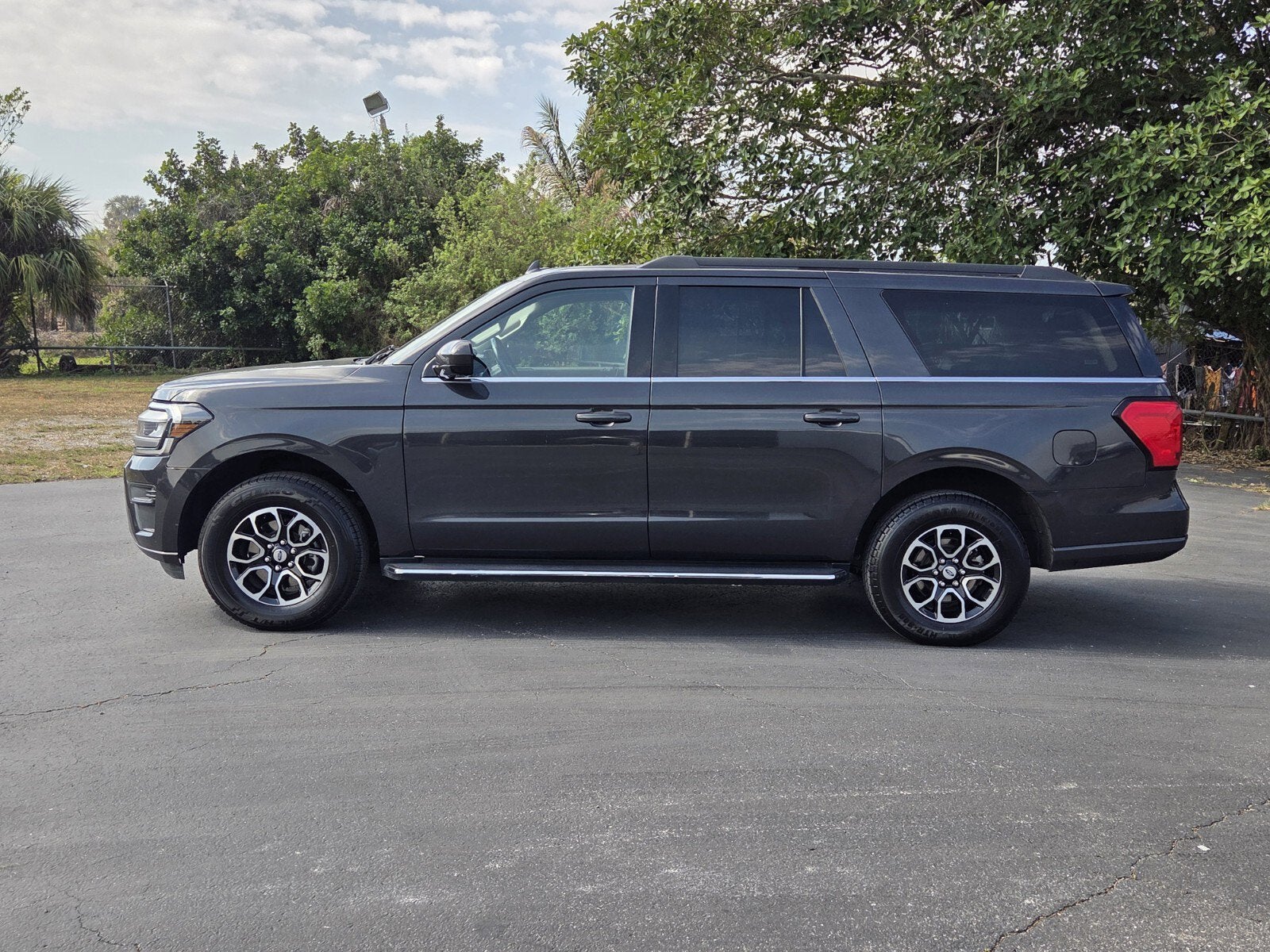 2023 Ford Expedition Max XLT