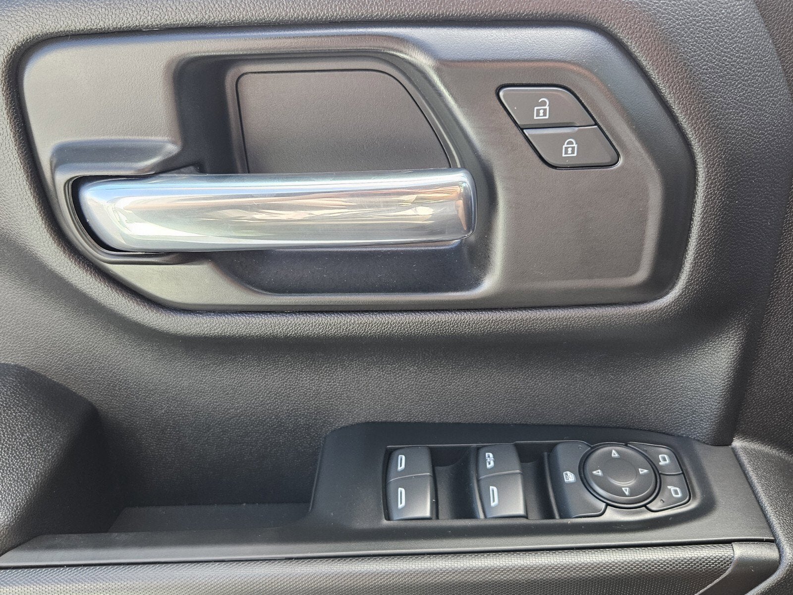 2025 Chevrolet Silverado 1500 Custom - Photo 13