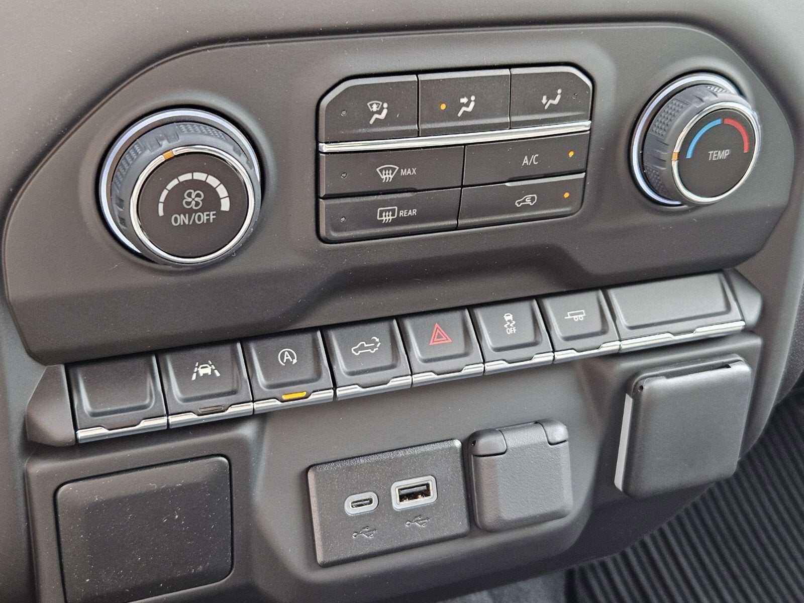 2025 Chevrolet Silverado 1500 Custom