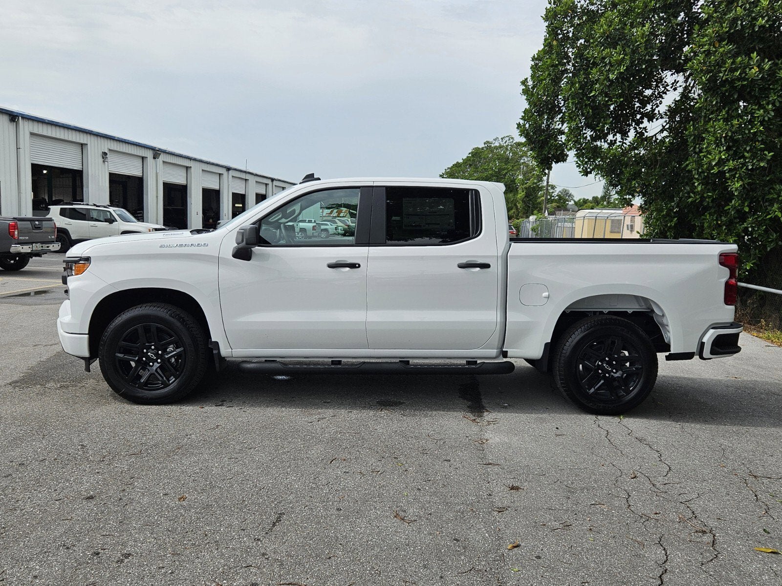 2025 Chevrolet Silverado 1500 Custom