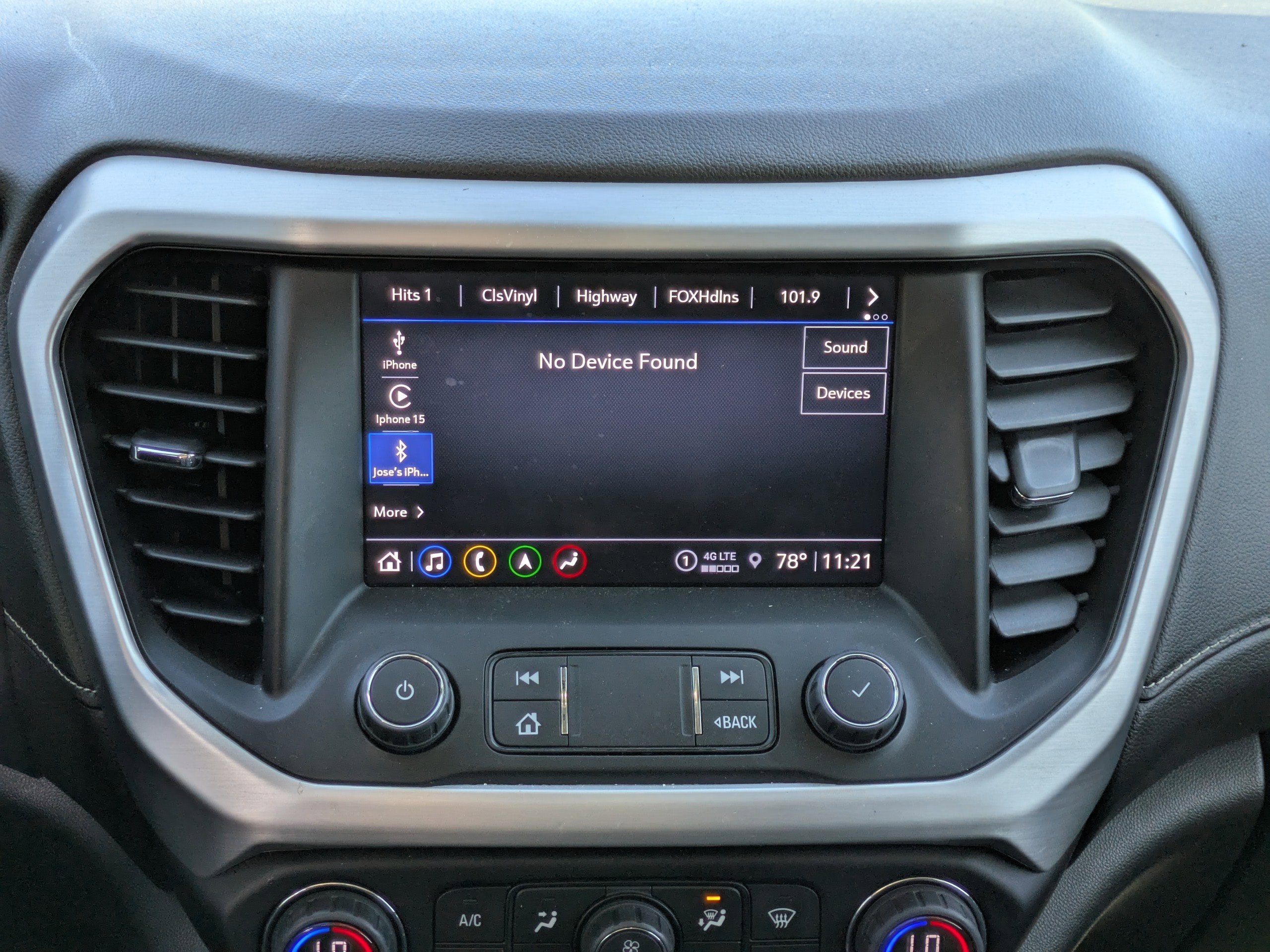 2023 GMC Acadia SLT
