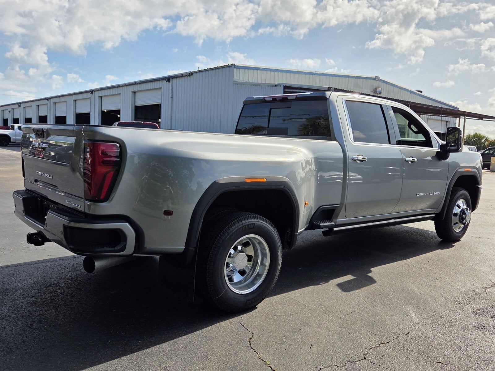 2026 GMC Sierra 3500 HD Denali Ultimate DRW