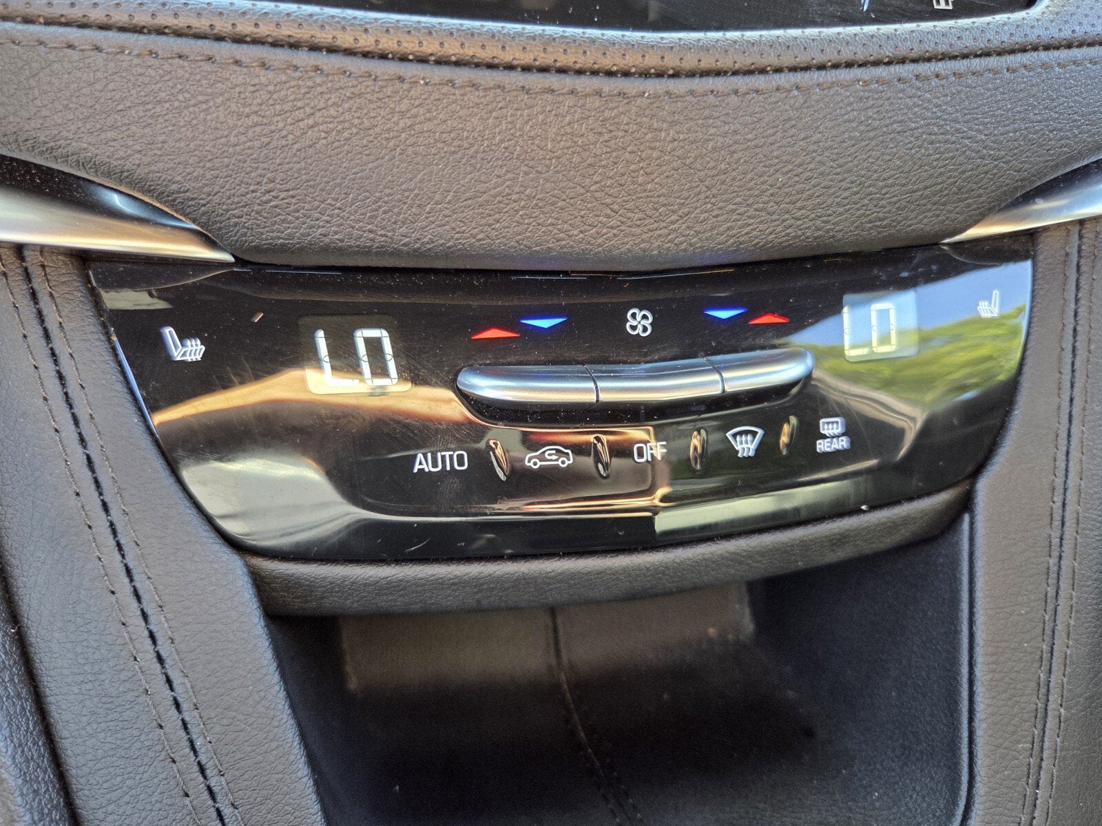 2024 Cadillac XT6 Luxury