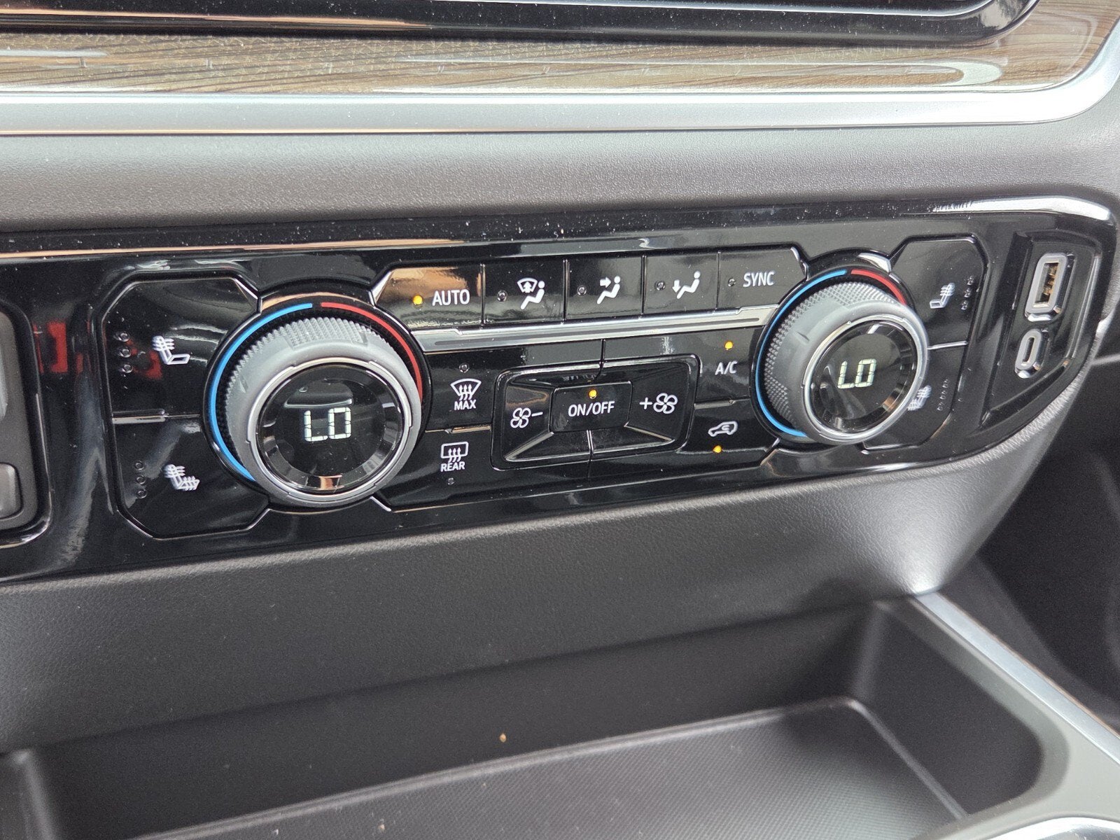 2026 Chevrolet Silverado 1500 RST - Photo 28