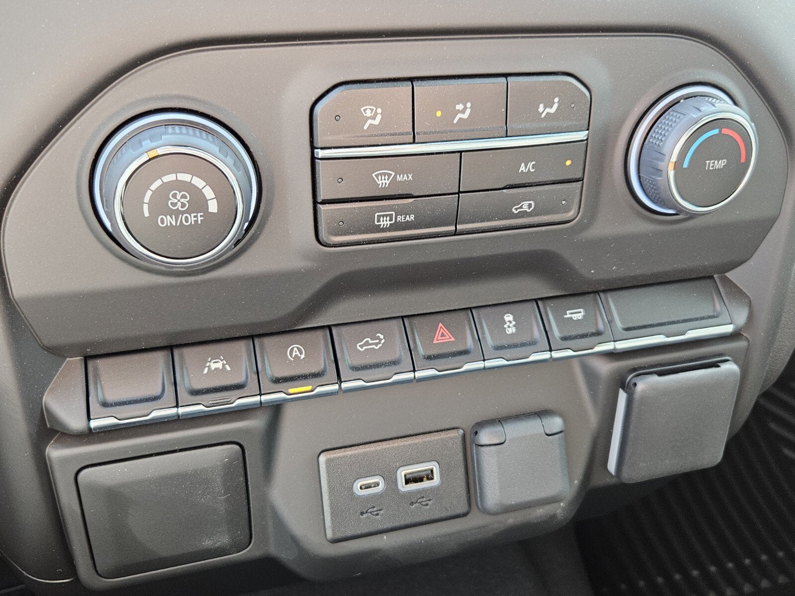 2025 Chevrolet Silverado 1500 Custom