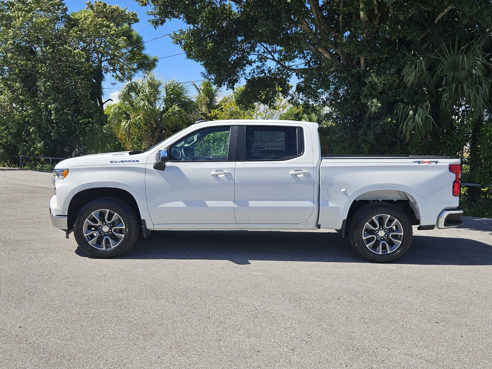 2025 Chevrolet Silverado 1500 LT (2FL)