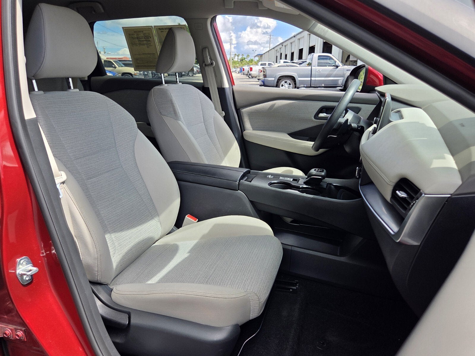2023 Nissan Rogue SV FWD