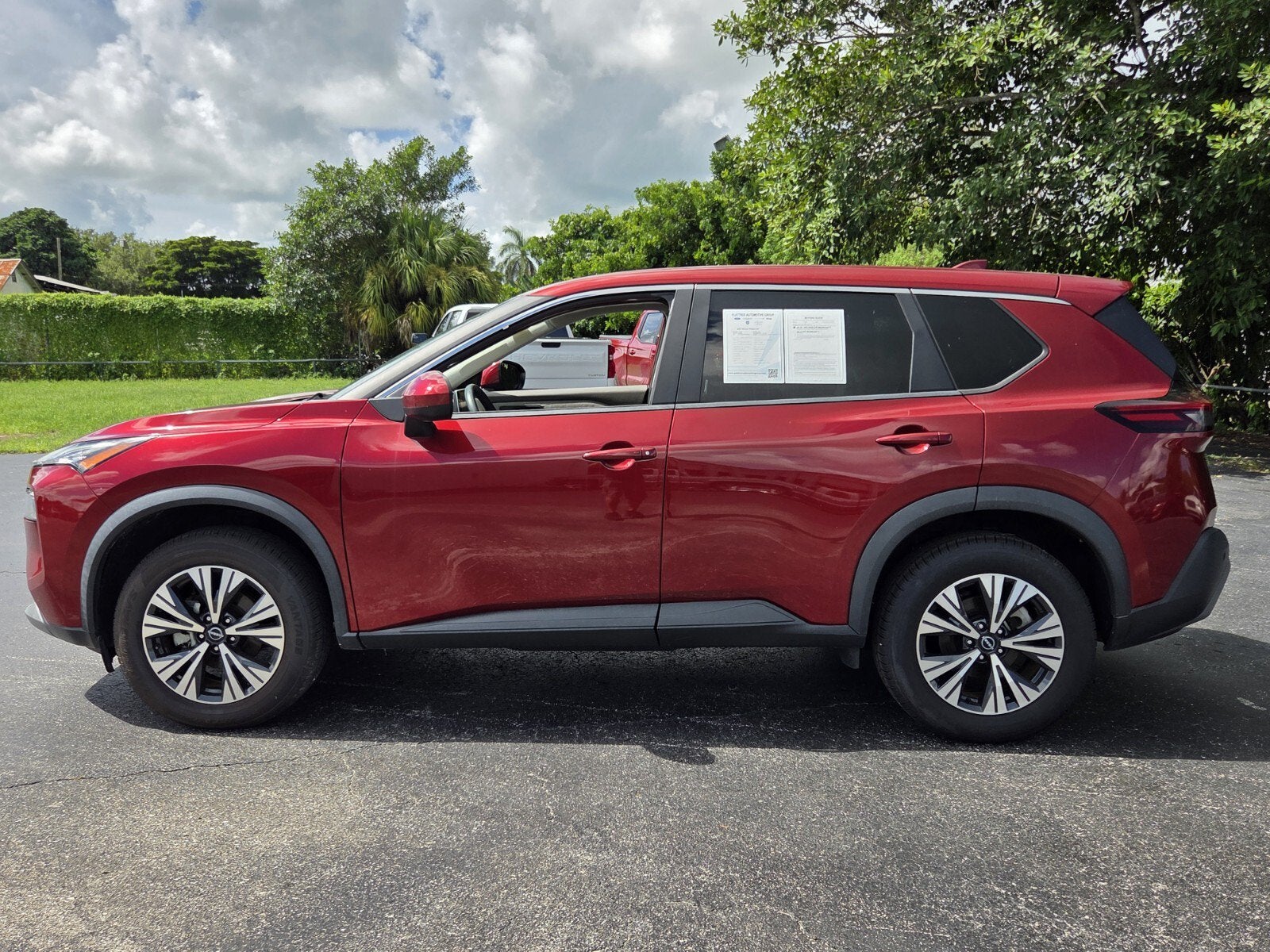 2023 Nissan Rogue SV FWD