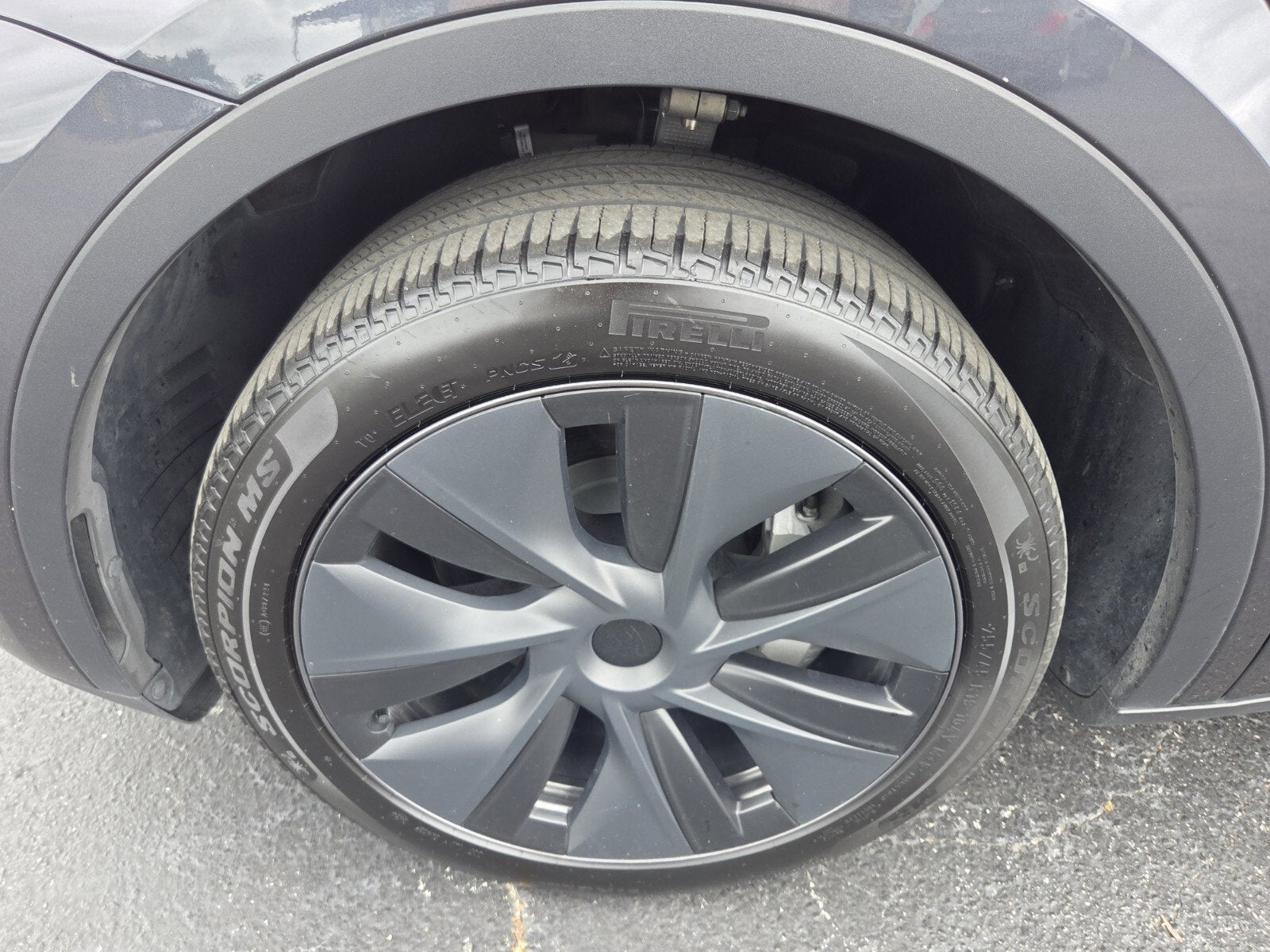 2024 Tesla Model Y Base