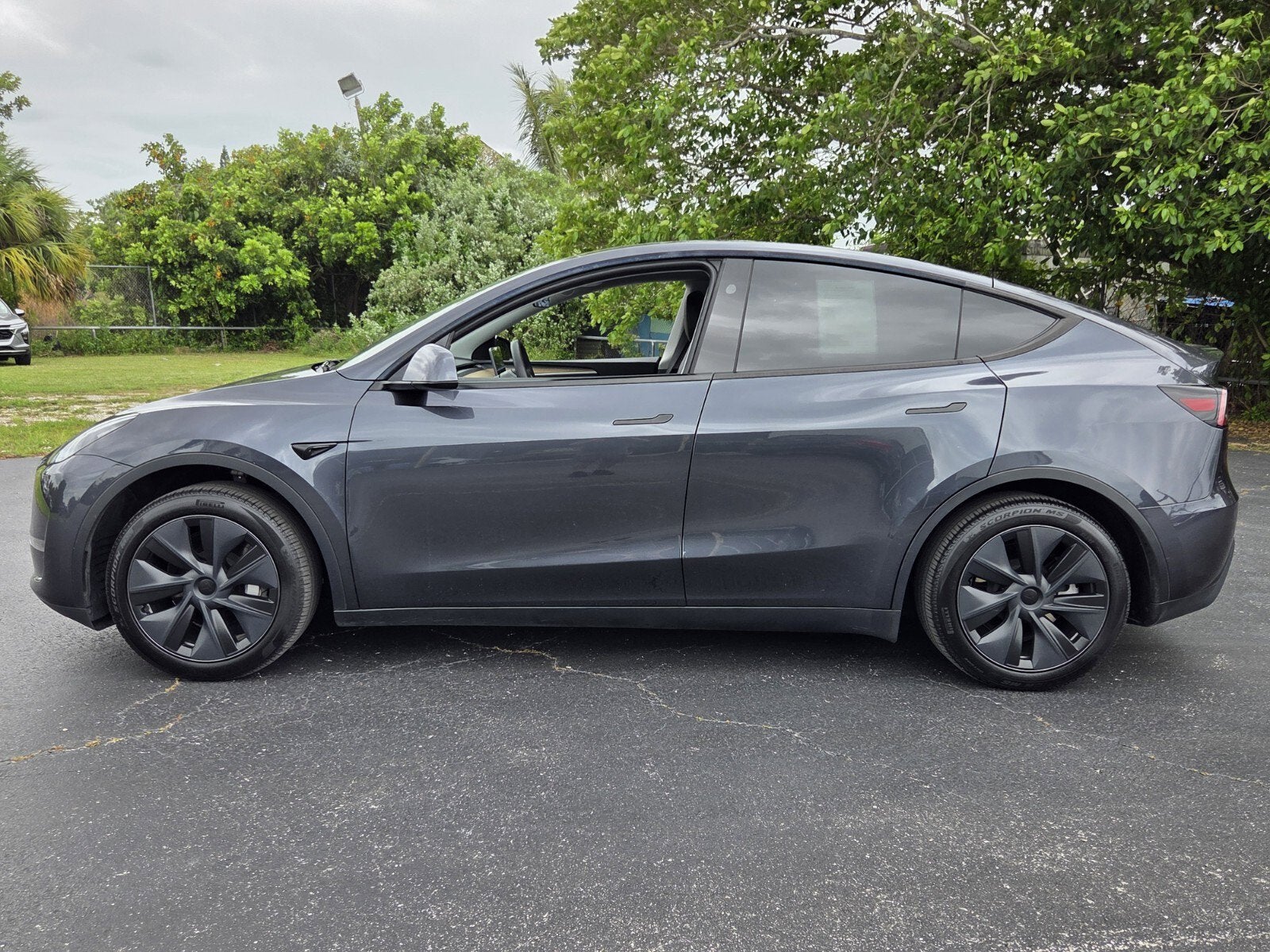2024 Tesla Model Y Base