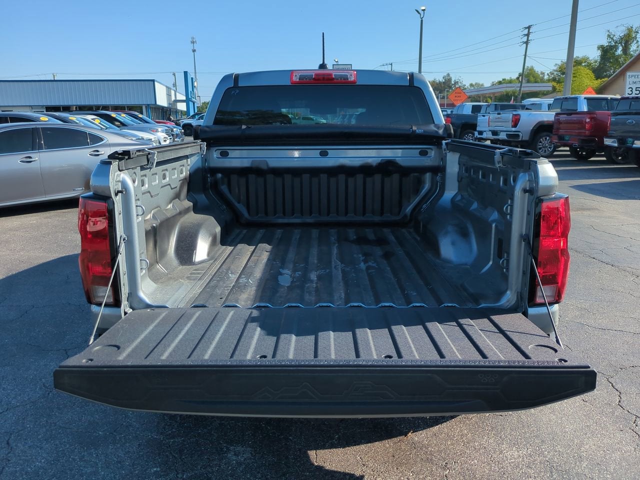 2024 Chevrolet Colorado WT