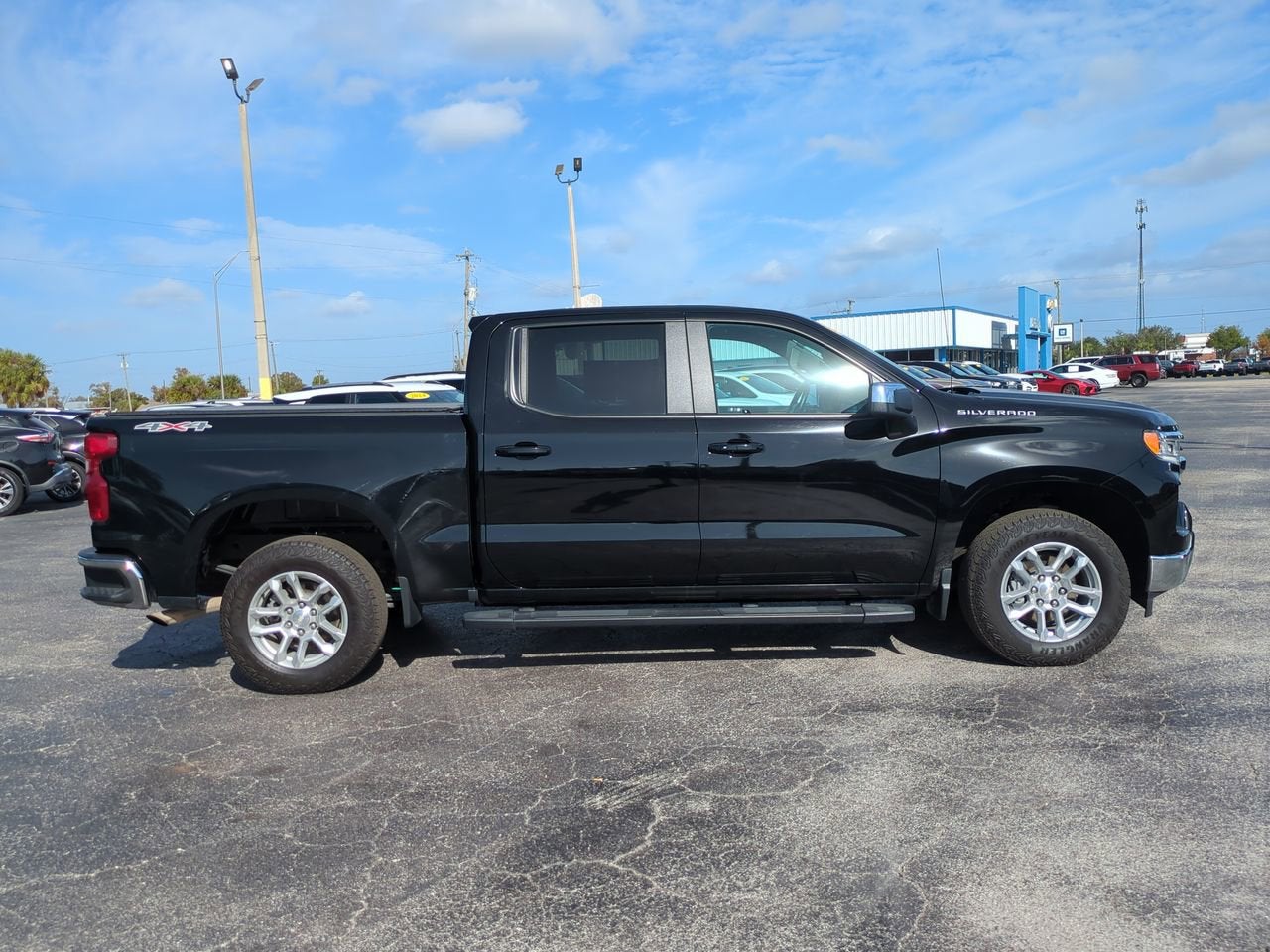 2023 Chevrolet Silverado 1500 LT (2FL)