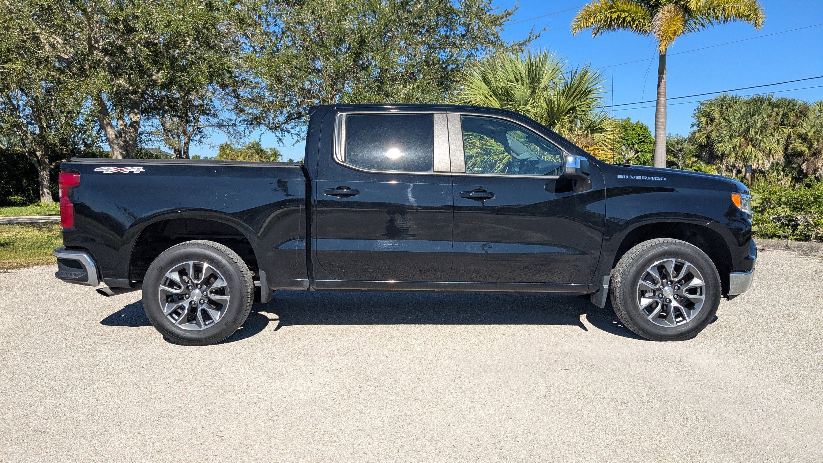 2023 Chevrolet Silverado 1500 LT (2FL)
