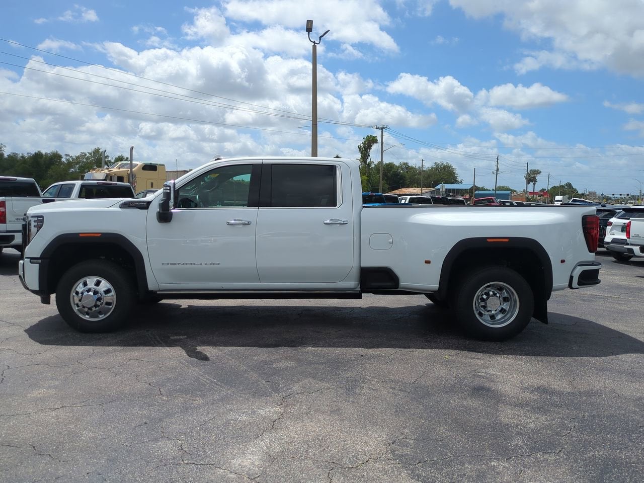 2026 GMC Sierra 3500 HD Denali Ultimate DRW