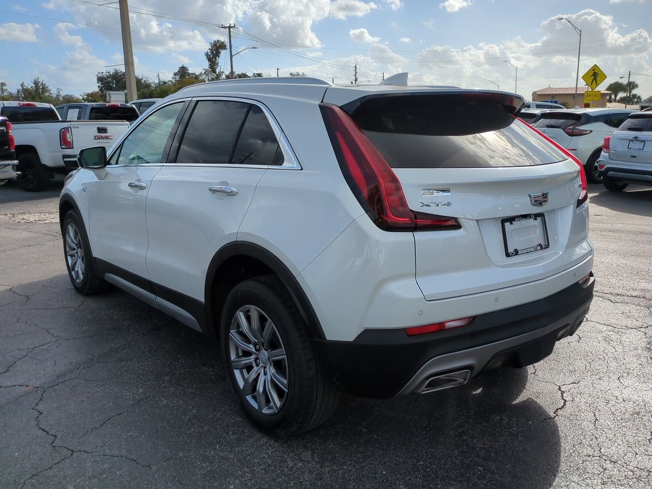 2022 Cadillac XT4 Premium Luxury