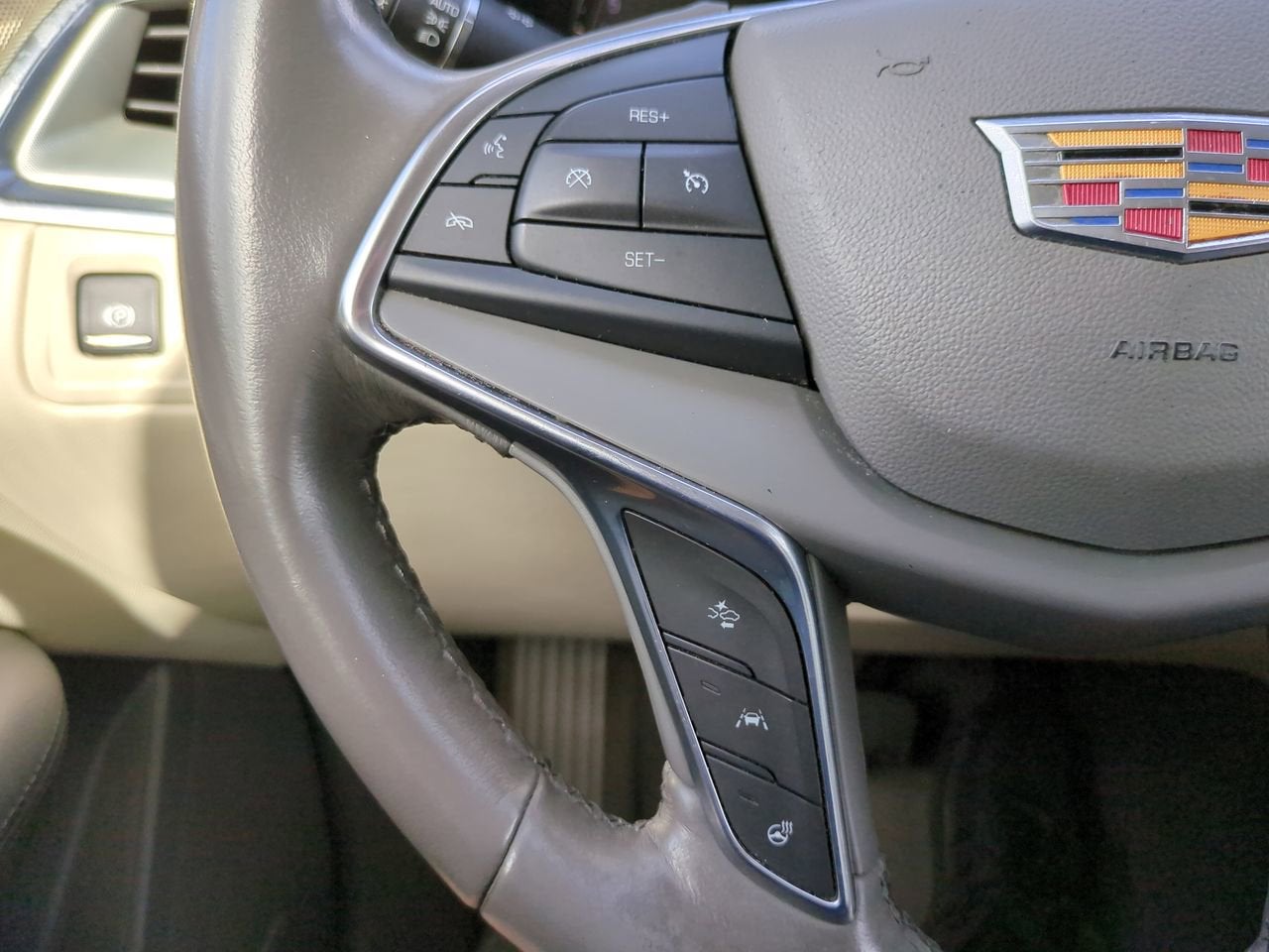 2018 Cadillac XT5 Luxury FWD