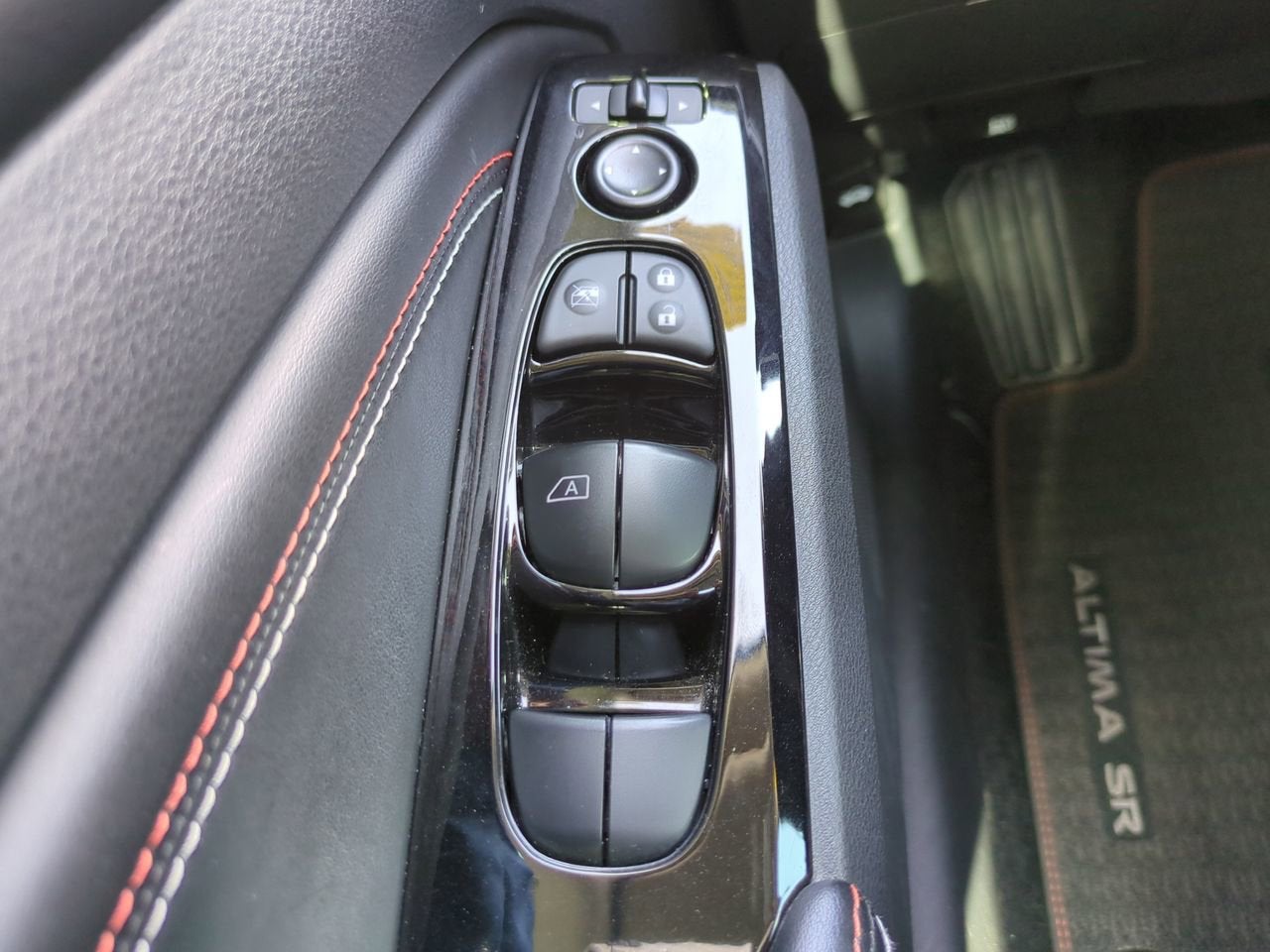 2023 Nissan Altima SR VC-Turbo FWD