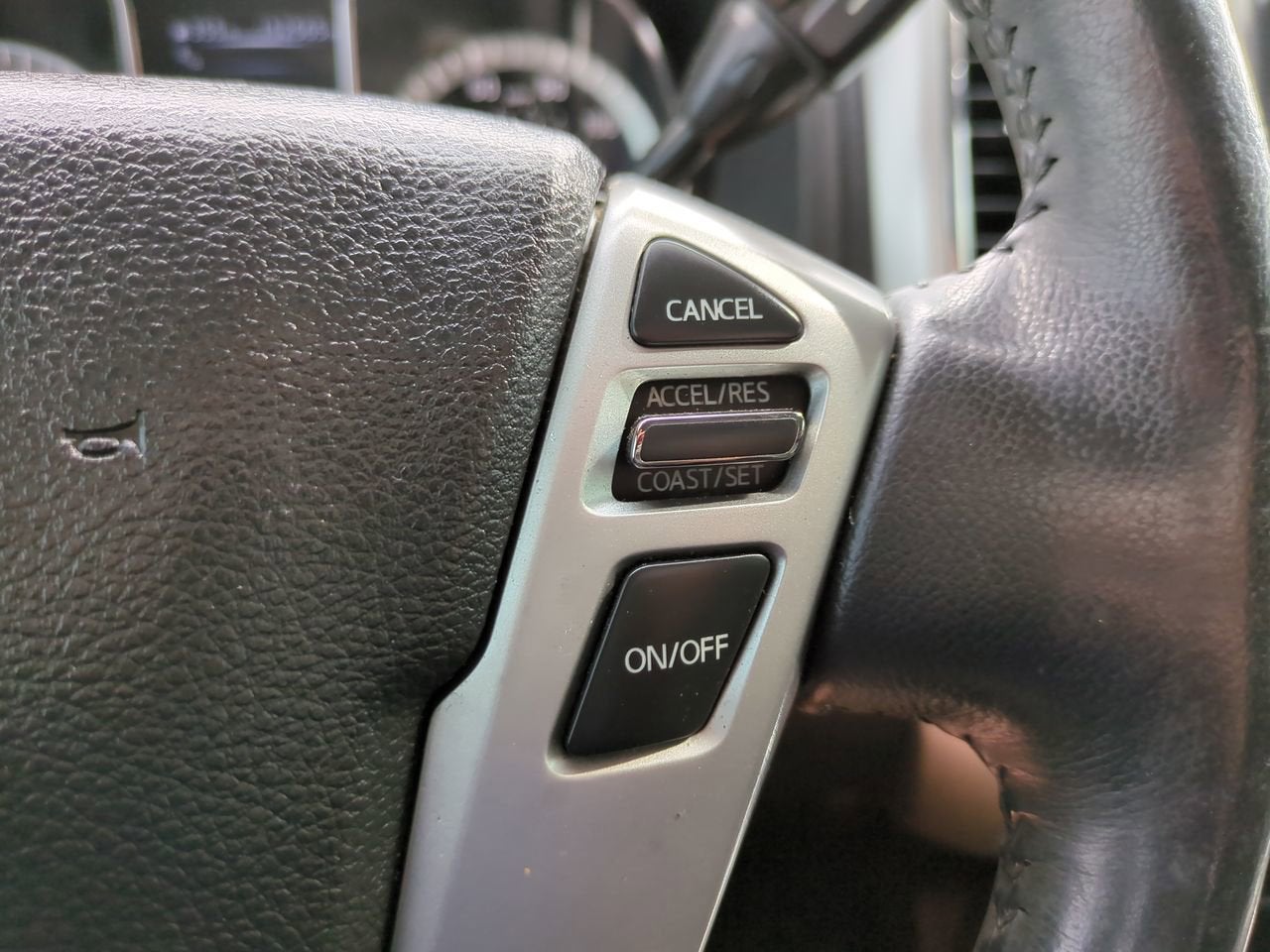 2017 Nissan TITAN SL