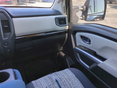 2023 Nissan TITAN Crew Cab SV 4x2